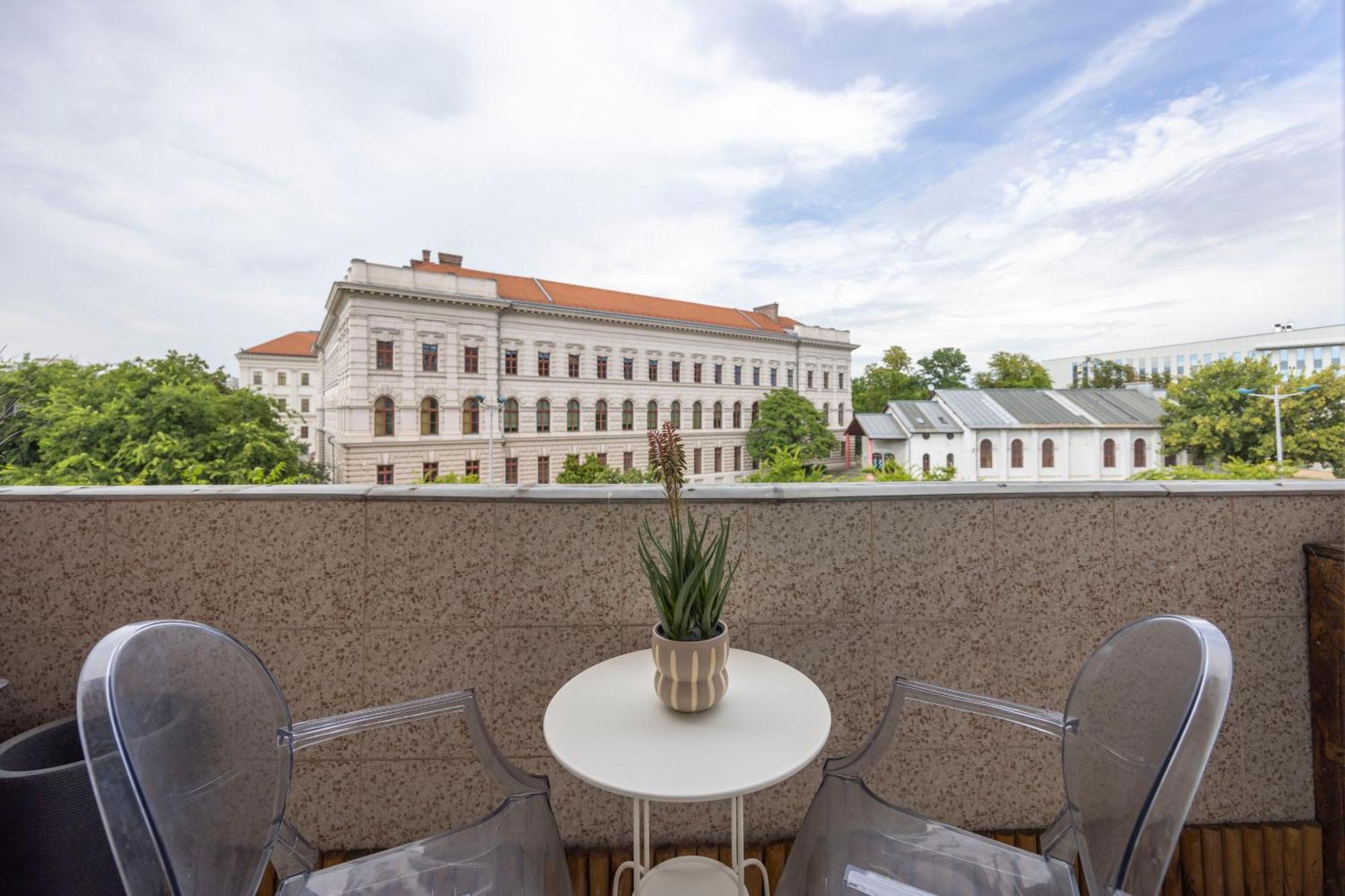 Luxy Central Spacious & Cozy Residence With Balcony Будапеща Екстериор снимка